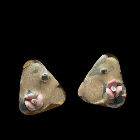 Vintage Triangle Metal Enamel & Pink Rose Pierced Earrings Women’s Jewelry - Picture 4 of 7